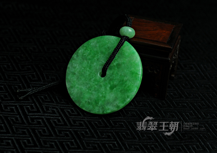 糯冰种翠色满绿缅甸翡翠玉璧挂件