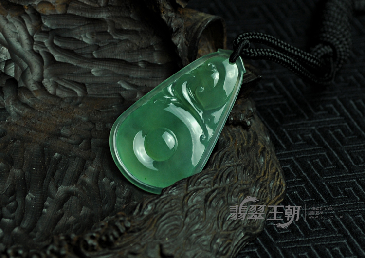 冰玻种晴水缅甸翡翠招财进宝挂件