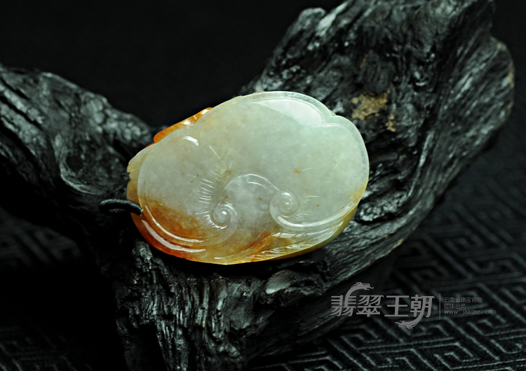 糯冰种红黄翡缅甸翡翠蝴蝶挂件