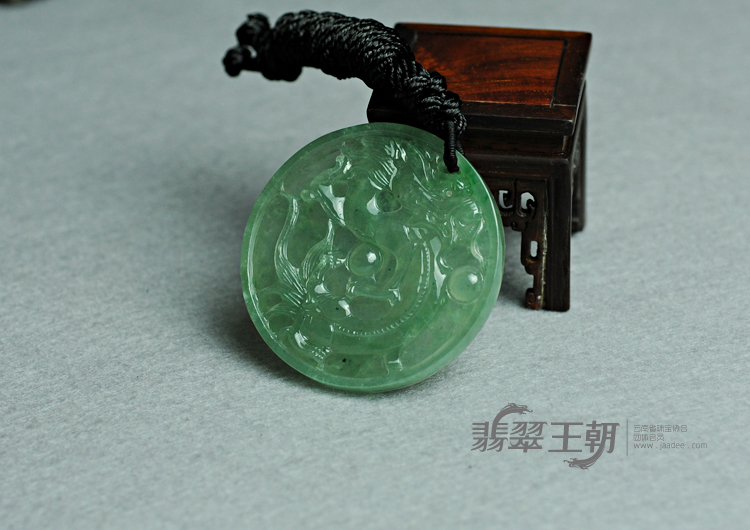 冰种晴水缅甸翡翠龙牌挂件
