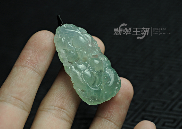 冰种晴水缅甸翡翠“金玉满堂”挂件