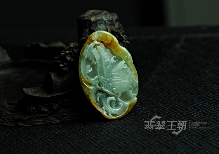 冰种红黄翡飘花缅甸翡翠蝴蝶挂件