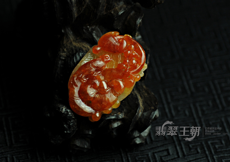 糯冰种红翡缅甸翡翠富贵花开挂件
