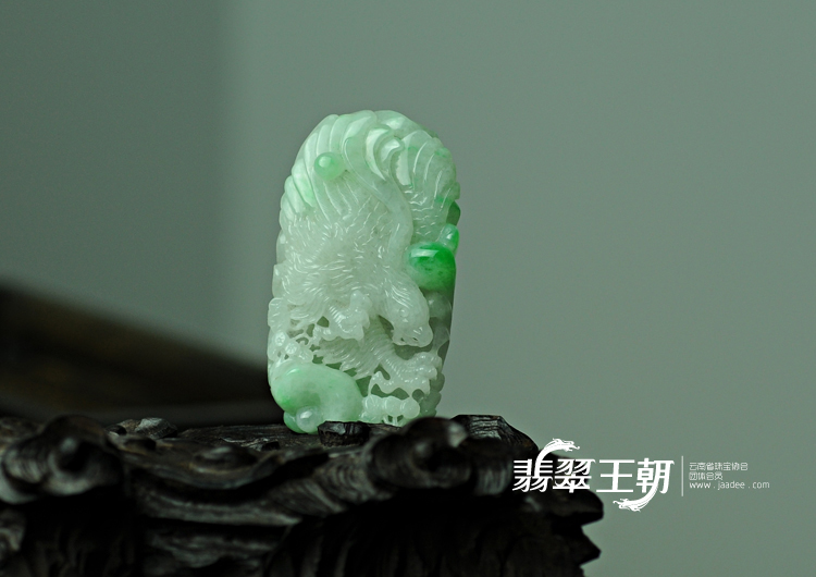 糯冰种飘翠缅甸翡翠大展宏图挂件