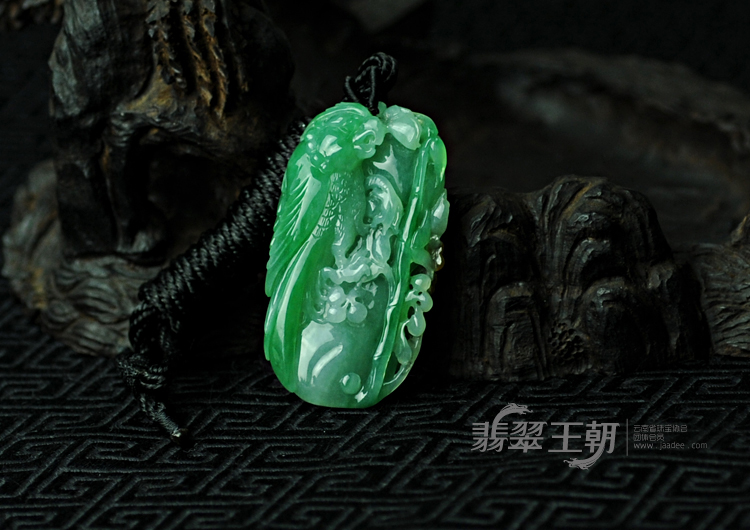 糯冰种黄加绿缅甸翡翠英明神武挂件