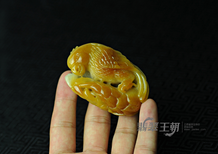 feicui细糯种红黄翡缅甸翡翠英明神武手玩件