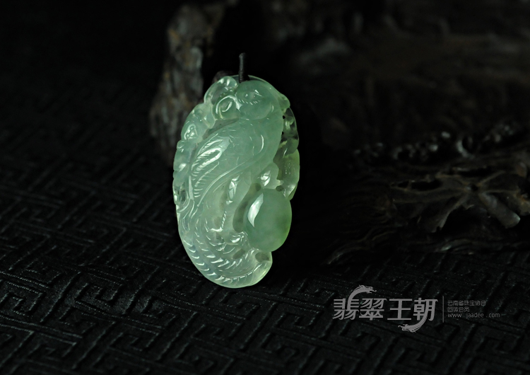 冰玻种晴水缅甸翡翠英明神武挂件
