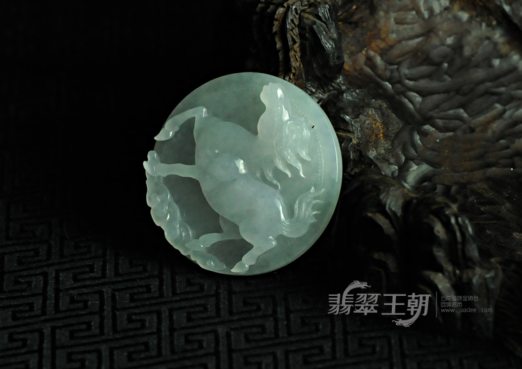 糯冰种缅甸翡翠马牌挂件