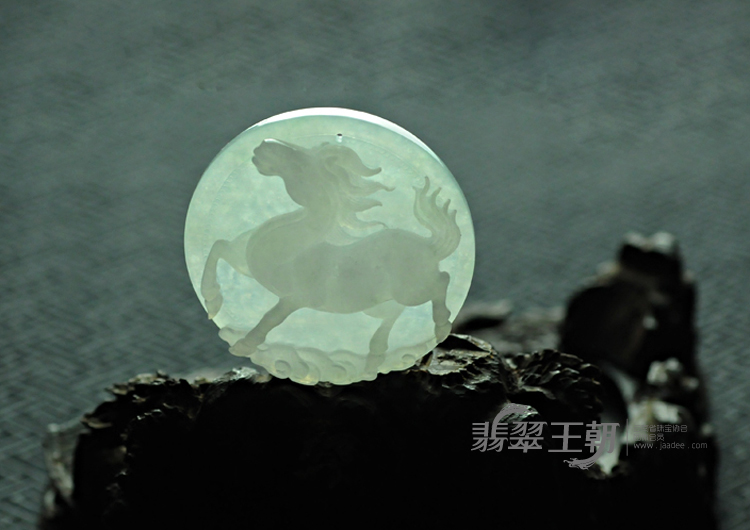 糯冰种缅甸翡翠马牌挂件