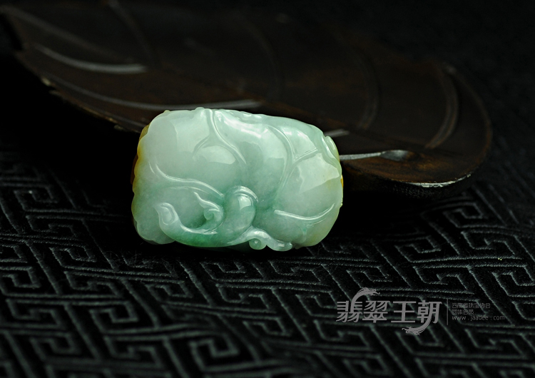 糯冰种三彩缅甸翡翠金玉满堂挂件