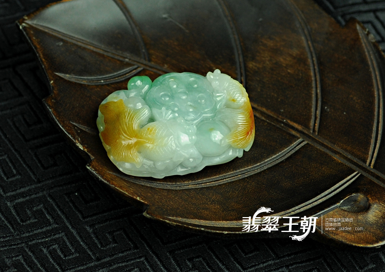 糯冰种三彩缅甸翡翠金玉满堂挂件