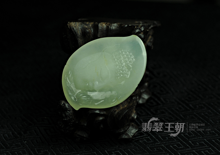冰种白色缅甸翡翠释迦牟尼挂件