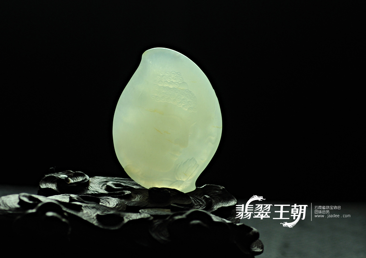冰种白色缅甸翡翠释迦牟尼挂件