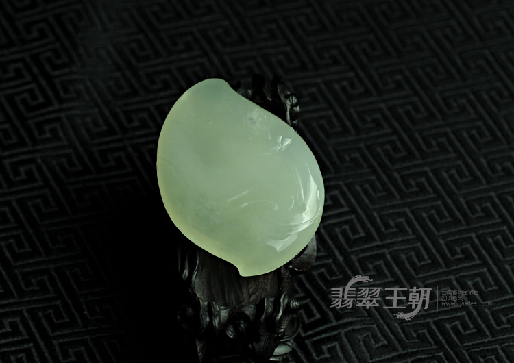 冰种白色缅甸翡翠释迦牟尼挂件