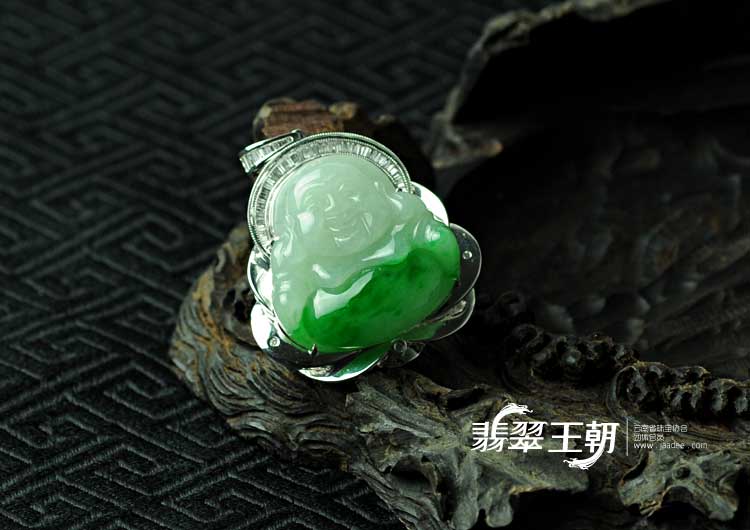 糯冰种飘翠缅甸翡翠镶白金玉佛挂件