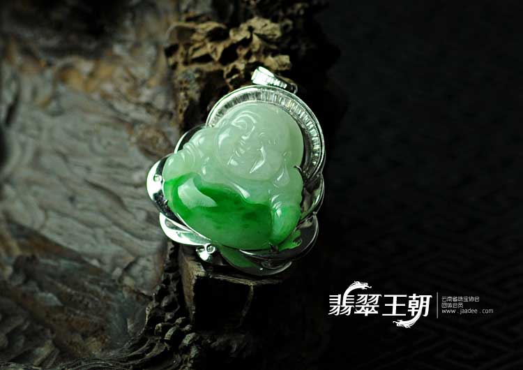 糯冰种飘翠缅甸翡翠镶白金玉佛挂件