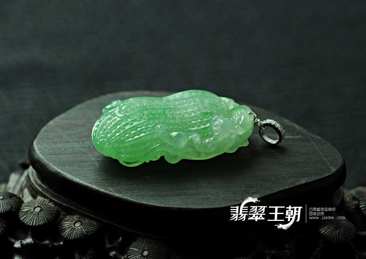 冰种翠色缅甸翡翠生意兴隆挂件