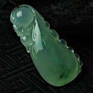 冰玻种飘花缅甸翡翠福瓜挂件