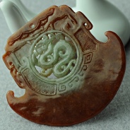 糯冰种红翡缅甸翡翠龙勾挂件