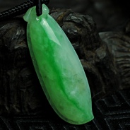 糯冰种飘翠缅甸翡翠福瓜挂件