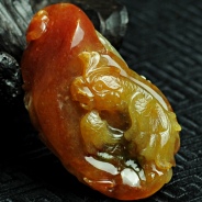 糯冰种红翡飘花缅甸翡翠英明神武挂件