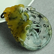 糯冰种黄翡飘花缅甸翡翠福在眼前挂件