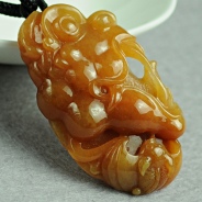 糯冰种红黄翡缅甸翡翠神兽头挂件