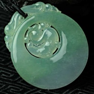 冰玻种春带彩缅甸翡翠龙牌挂件