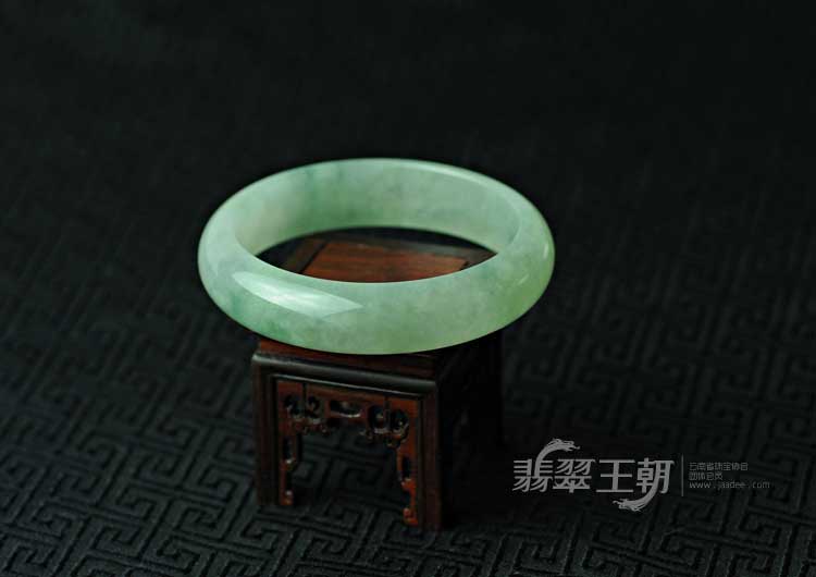 糯冰种晴水缅甸翡翠手镯（57）
