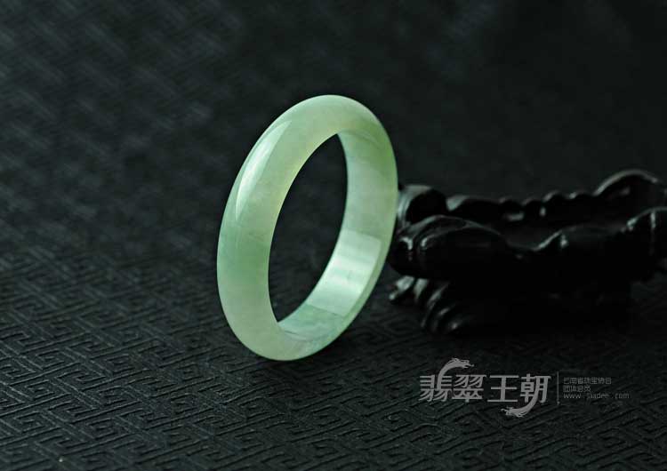 糯冰种晴水缅甸翡翠手镯（57）