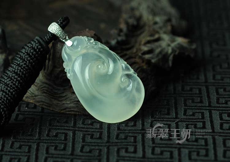 老坑冰玻种缅甸翡翠如意挂件