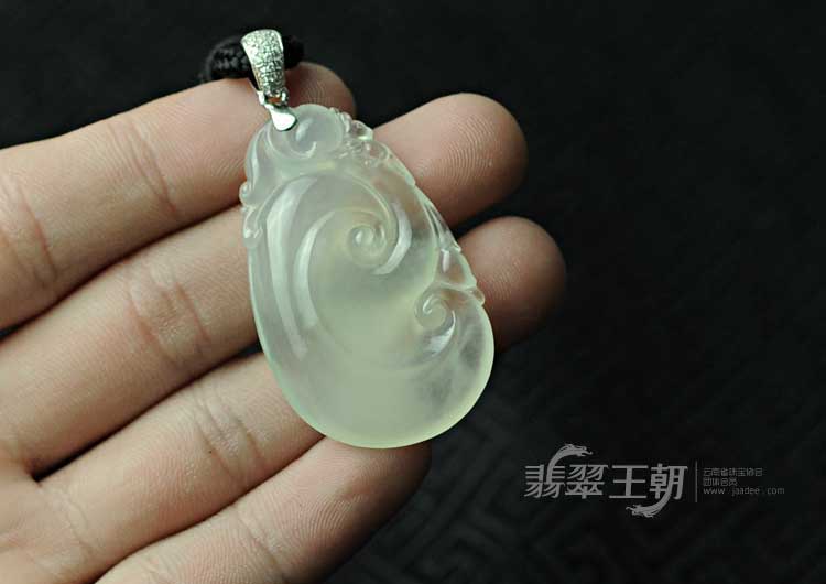 老坑冰玻种缅甸翡翠如意挂件