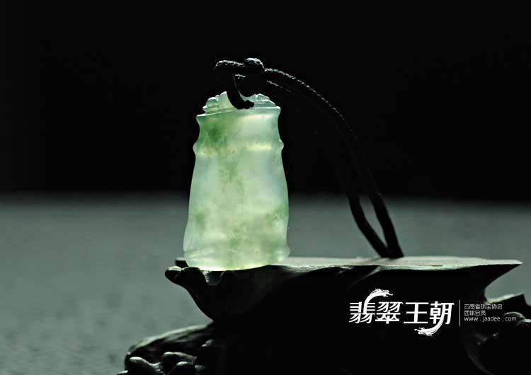 冰玻种飘花缅甸翡翠节节高挂件