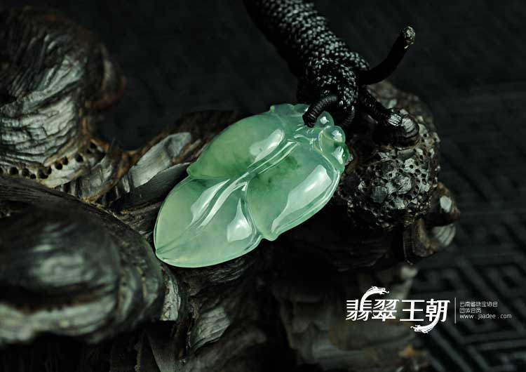 冰种飘花缅甸翡翠叶子挂件