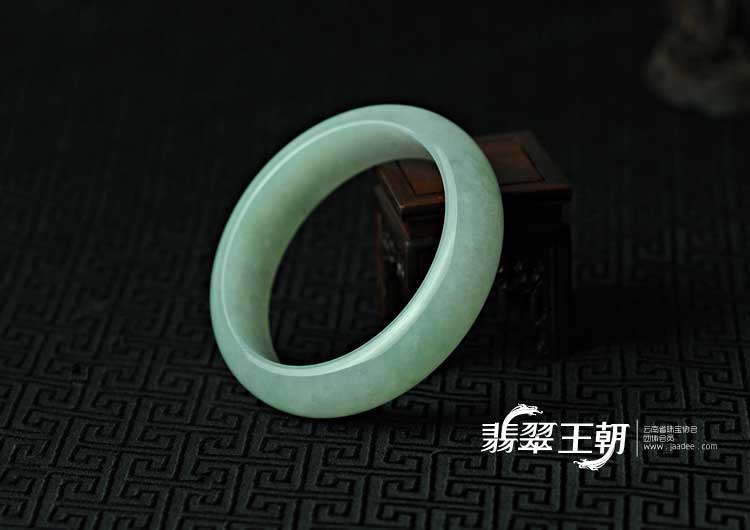 糯冰种紫罗兰晴水缅甸翡翠手镯（61.2）