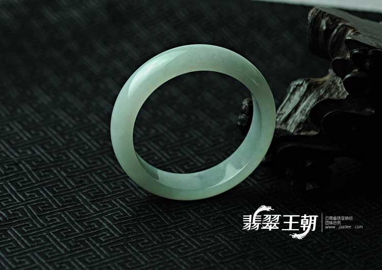 糯冰种紫罗兰晴水缅甸翡翠手镯（61.2）