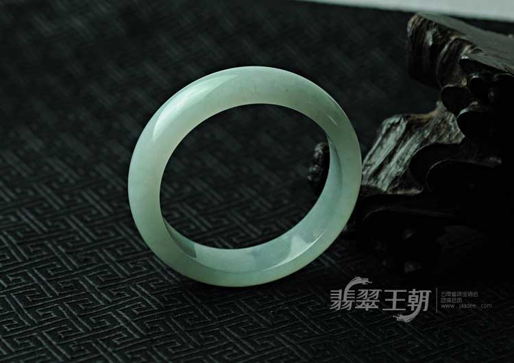 糯冰种紫罗兰晴水缅甸翡翠手镯（61.2）