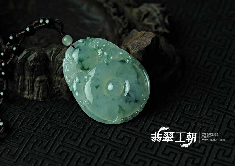 冰种飘花缅甸翡翠双龙戏珠挂件