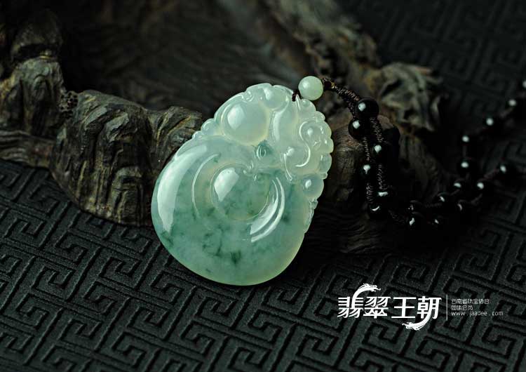 冰种飘花缅甸翡翠龙行如意挂件