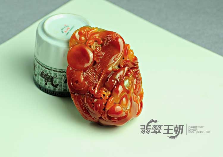 糯冰种紅翡缅甸翡翠丹凤朝阳手玩件