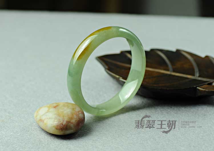 糯冰种黄翡缅甸翡翠手镯（57.9）