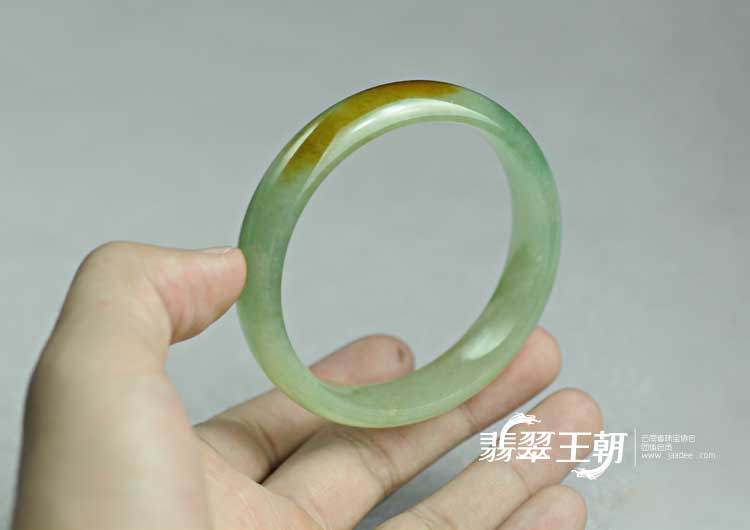 糯冰种黄翡缅甸翡翠手镯（57.9）
