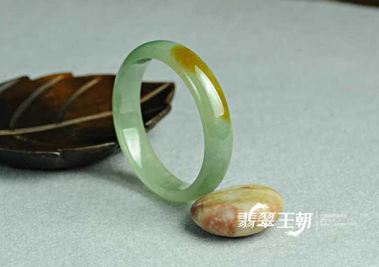 糯冰种黄翡缅甸翡翠手镯（57.9）