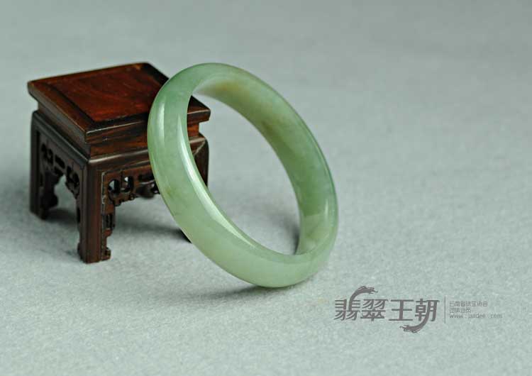 糯冰种黄翡缅甸翡翠手镯（57.9）