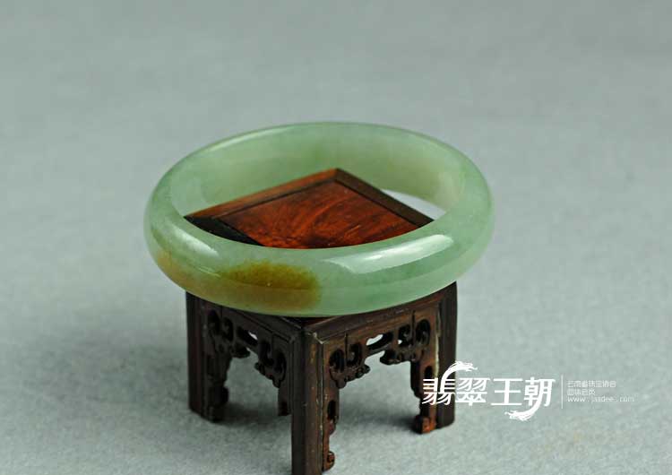 糯冰种黄翡缅甸翡翠手镯（57.9）