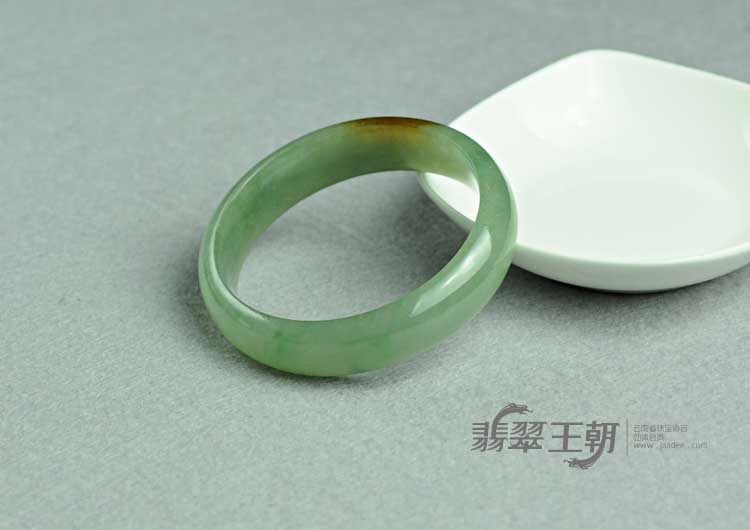 糯冰种黄翡缅甸翡翠手镯（57.9）