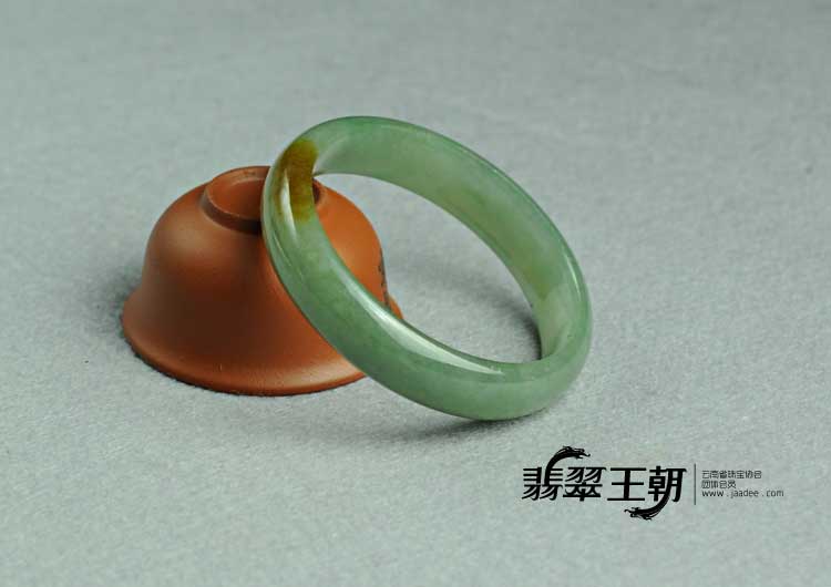 糯冰种黄翡缅甸翡翠手镯（57.9）