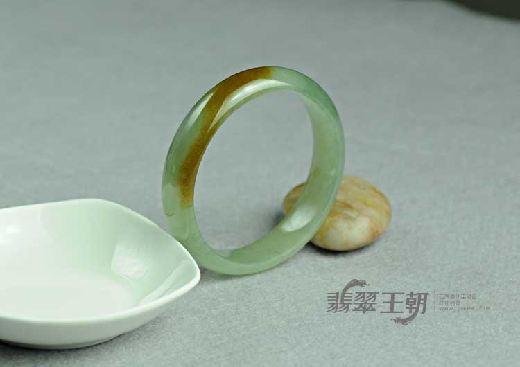 糯冰种黄翡缅甸翡翠手镯（57.8）