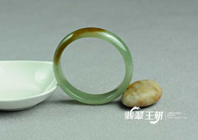 糯冰种黄翡缅甸翡翠手镯（57.8）