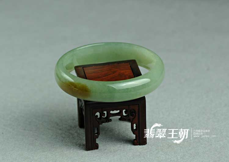 糯冰种黄翡缅甸翡翠手镯（57.8）